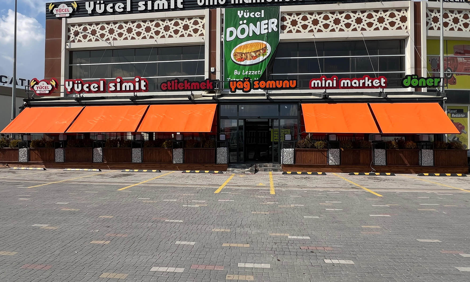 Tentech | Konya Tente Sistemleri | Bioklimatik Tente, Pergola Tente, Zip Perde, Pencere Tente, Teleskopik Şemsiye, Kasetli Tente, Kartal Tente, Mafsallı Tente, Dekoratif Tente, Isıcamlı Sürme Cam, Giyotin Cam Sistemi, Kontente Grup